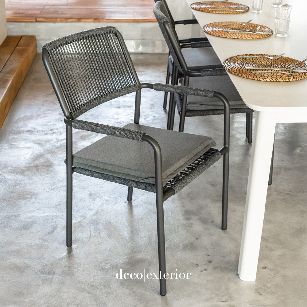 #color_charcoal grey